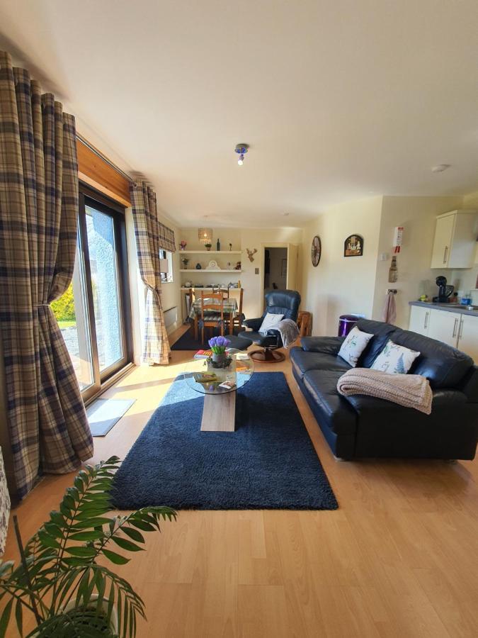 Lindas Retreats Self Catering Accommodation 1 Bedroom Cottage Or 3 Bedroom House Tomintoul Eksteriør bilde