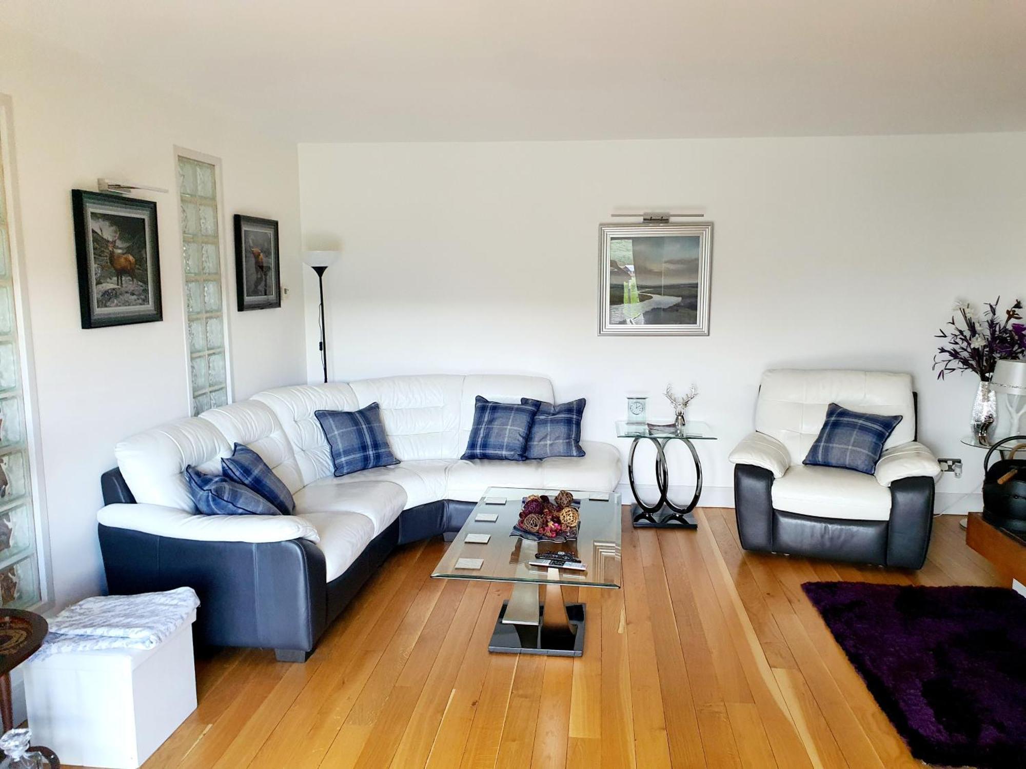 Lindas Retreats Self Catering Accommodation 1 Bedroom Cottage Or 3 Bedroom House Tomintoul Eksteriør bilde